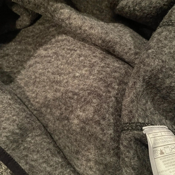 Antigua Raiders men’s heathered black and gray 1/4 zip fleece - Picture 10 of 10